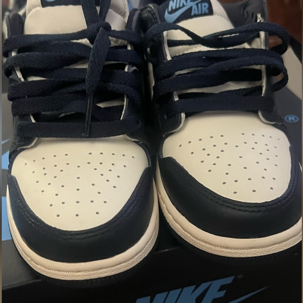 GRADE-SCHOOL AIR JORDAN 1 LOW OG "OBSIDIAN 3.5 - Picture 4 of 9